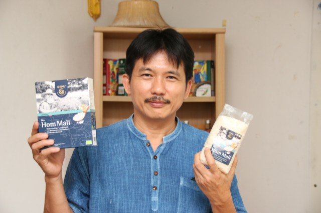 Vitoon-Panyakul-mit-GEPA-Reis_aw